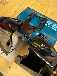 [MN4914BK] Wartungsklappen-Set für Innenverkleidung Moto Nostra Vespa Keyless (GTS 125/300)